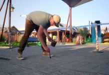 Dutch 3D artist Leon Keer debuts his work at LEGOLAND® Dubai with a “spooktacular” 3D mural